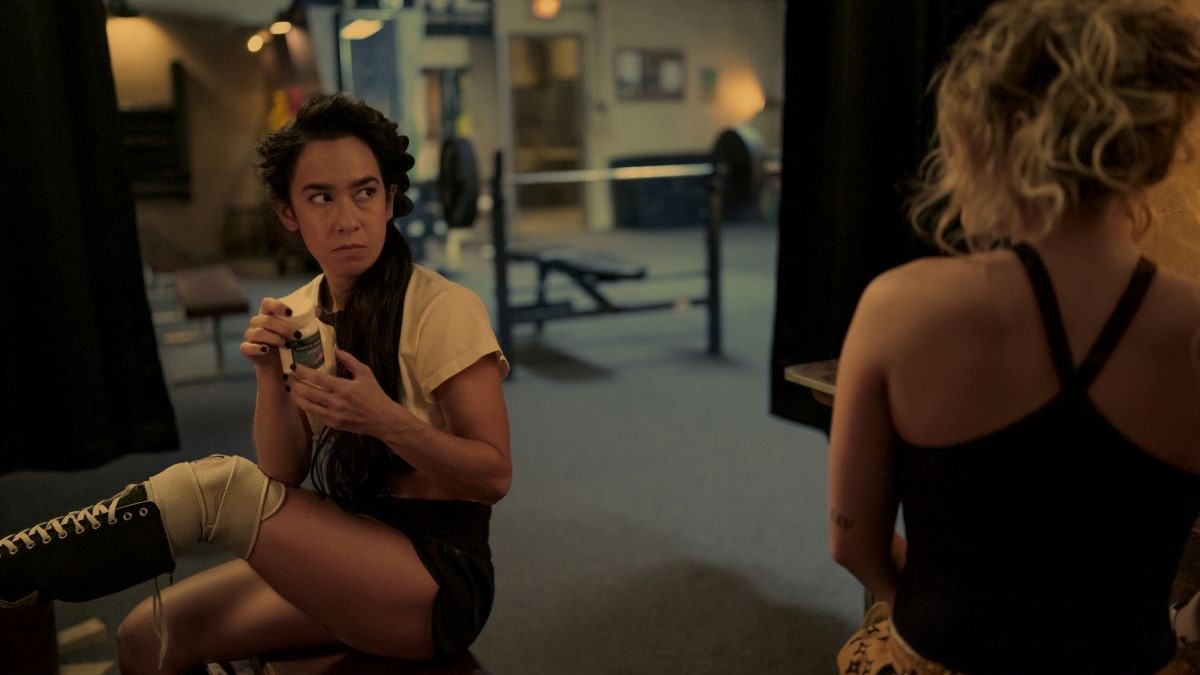 Elle Dorado (AJ Mendez) and Crystal (Kelli Berglund) talk shop.