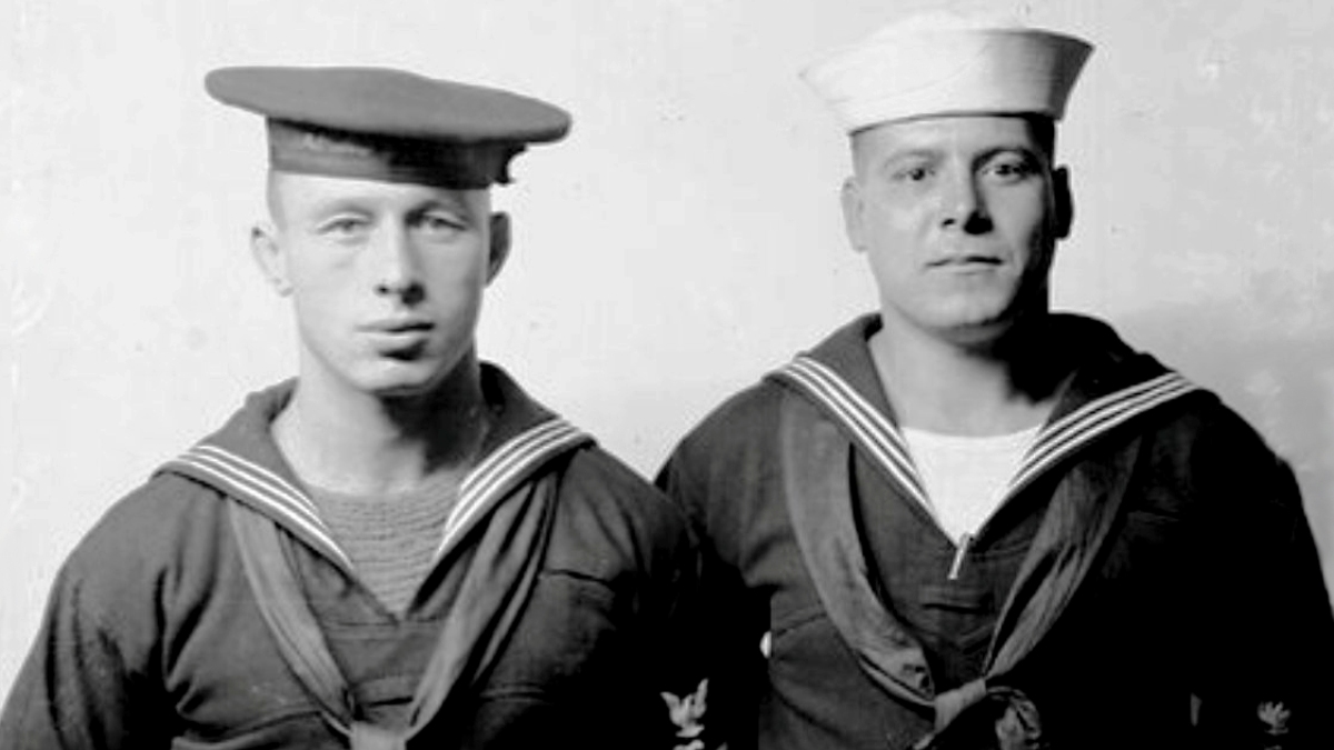 Wrestling star Ben Reuben (l) with colleague Sam Varron in 1917. Chicago Daily News collection, Chicago History Museum.