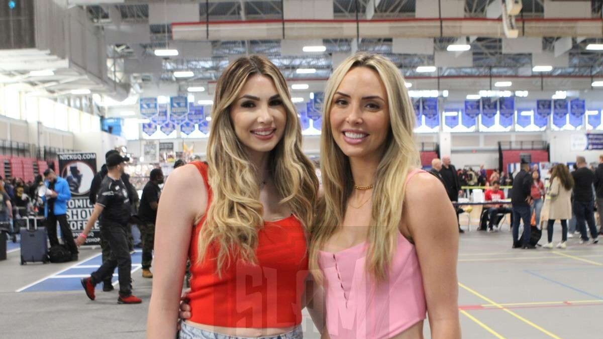 The IIconics (Jessica/Billie McKay and Cassie Lee/Peyton Royce) at The Big Event fan fest on Saturday, November 9, 2024, at the Suffolk Credit Union Arena in Brentwood, NY. Photo by George Tahinos, https://georgetahinos.smugmug.com