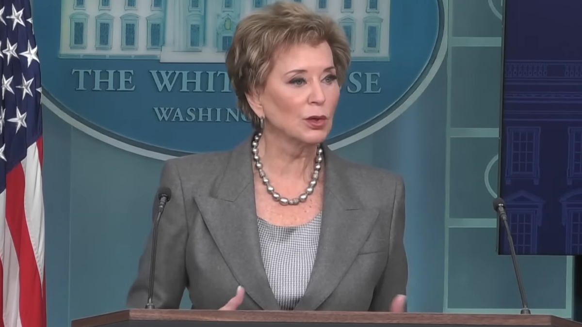 Linda McMahon Mocked For PSP Tweet