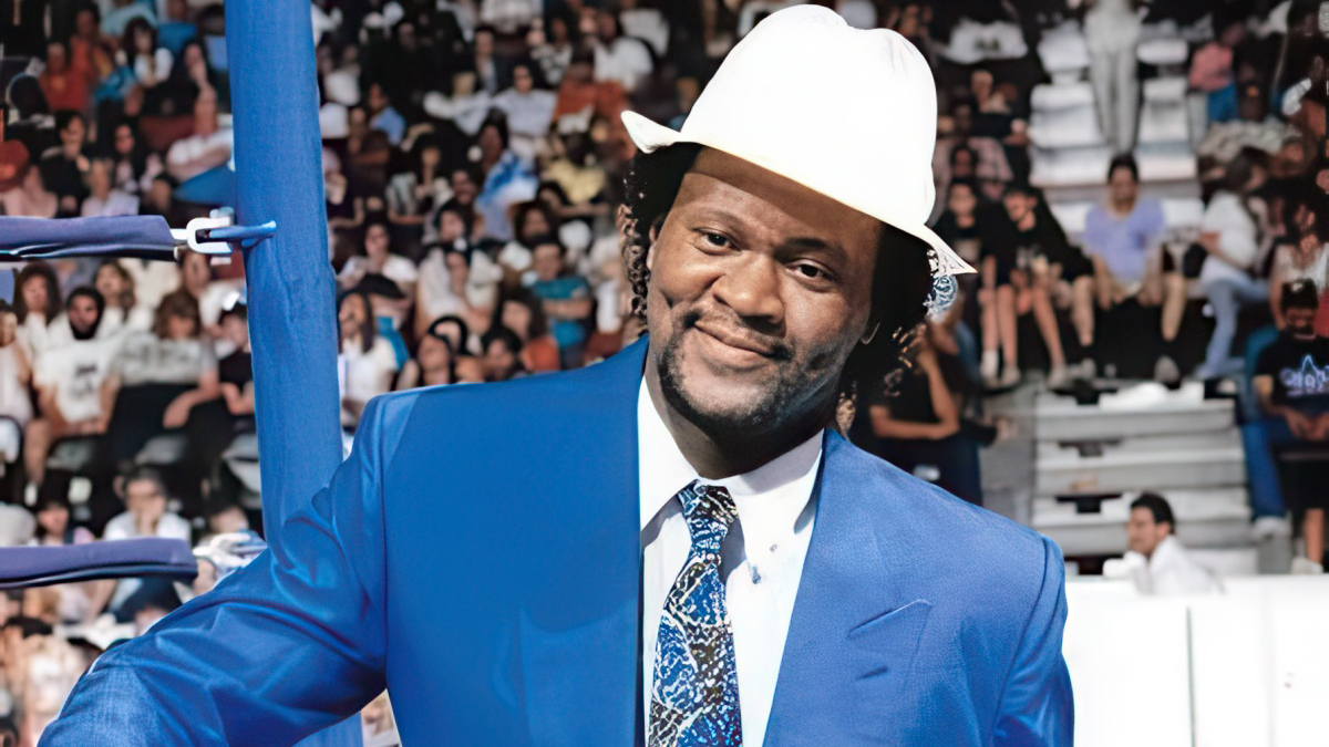 WWE Legend Slick Recovering In ICU Following Heart Attack